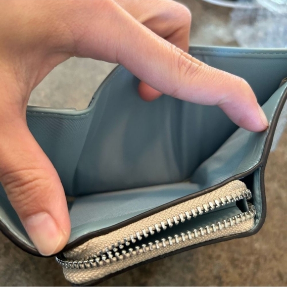 Coach compact wallet - Picture 5 of 9